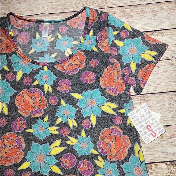 NWT Lularoe S Classic T Bundle - Picture 6 of 8